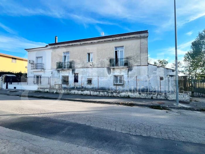 Casa quadrilocale in vendita in Via Aereoporto, Centro, Capua