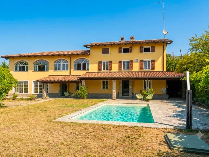 Casa con 6 locali in vendita in Strada Vecchia di Castelboglione, Nizza Monferrato