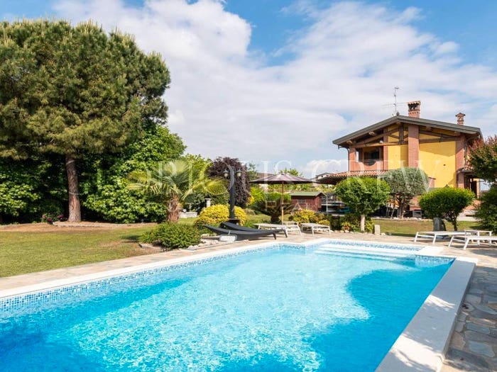 Casa con 6 locali in vendita in Via della Libertà, Borgarello