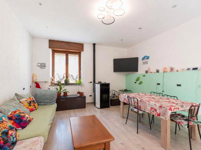 Casa trilocale in vendita in Via Guglielmo Marconi, Centro, Cairate