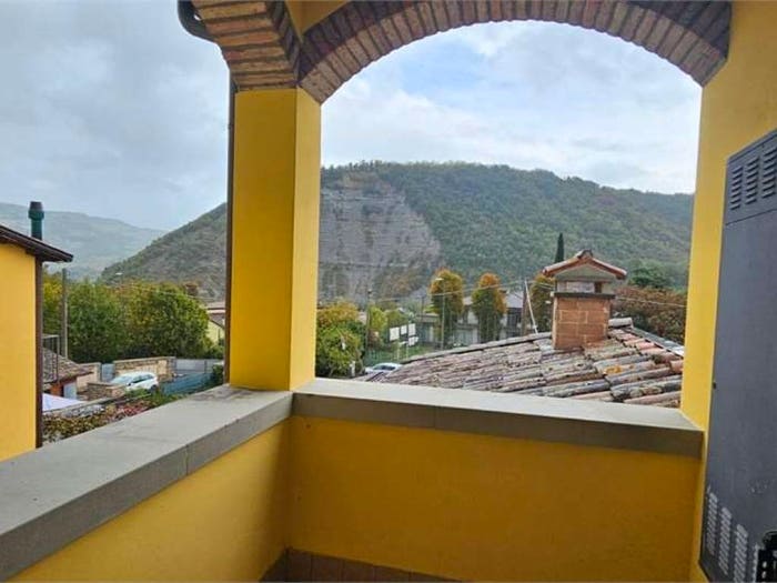 Appartamento trilocale in vendita in Via IV Novembre, Centro, Galeata