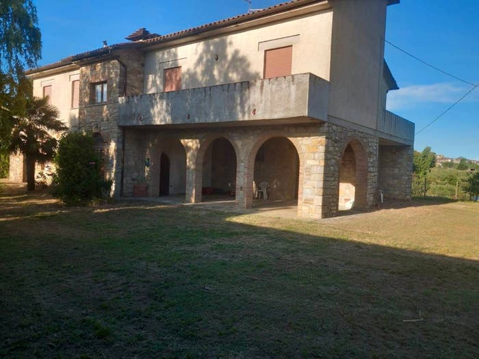 Casa con 6 locali in vendita in Residenziale, Montegabbione