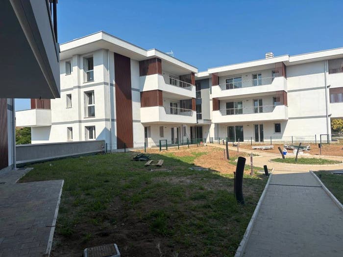 Appartamento quadrilocale in vendita in Viale Pietro Toselli, Piscina, Legnano