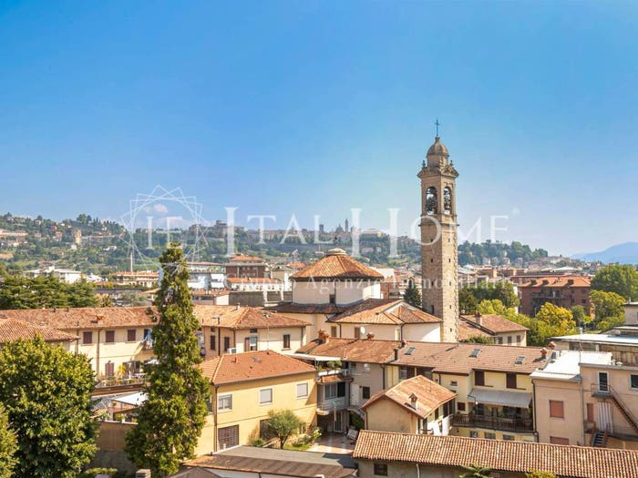 Appartamento con 5 locali in vendita in Largo Tacchini, Loreto, Bergamo