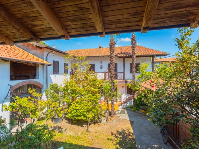 Casa con 5 locali in vendita in Via Luigia Natan, Centro, Invorio
