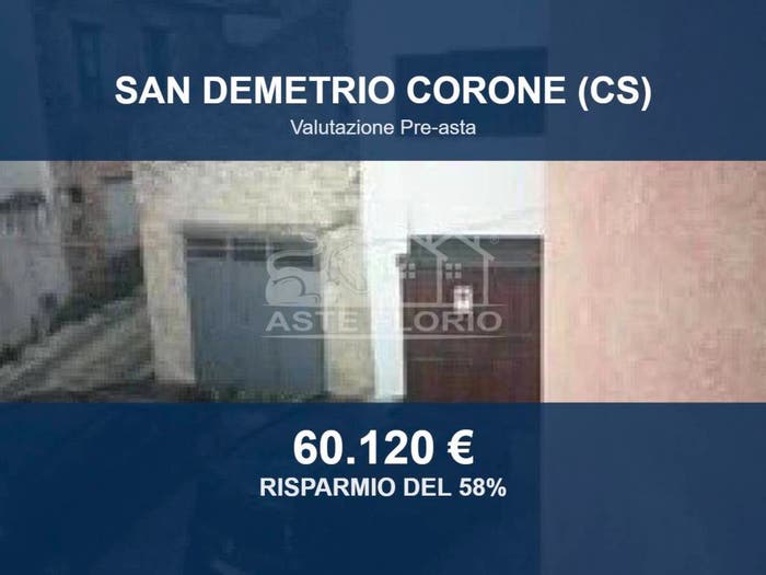 Appartamento con 6 locali in vendita in Via Domenico Mauro, Centro, San Demetrio Corone