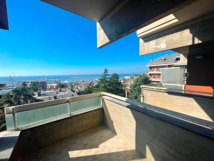 Appartamento trilocale in vendita in Via Rollino, Sestri Ponente, Genova
