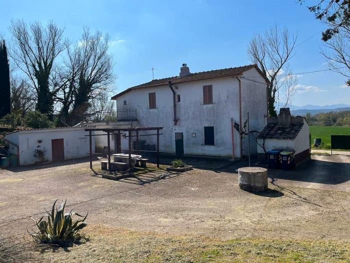 Casa con 6 locali in vendita in Località Fontana del Canale, Alviano