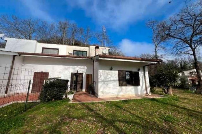 Casa con 5 locali in vendita in loc Montepiccolo, Nazzano