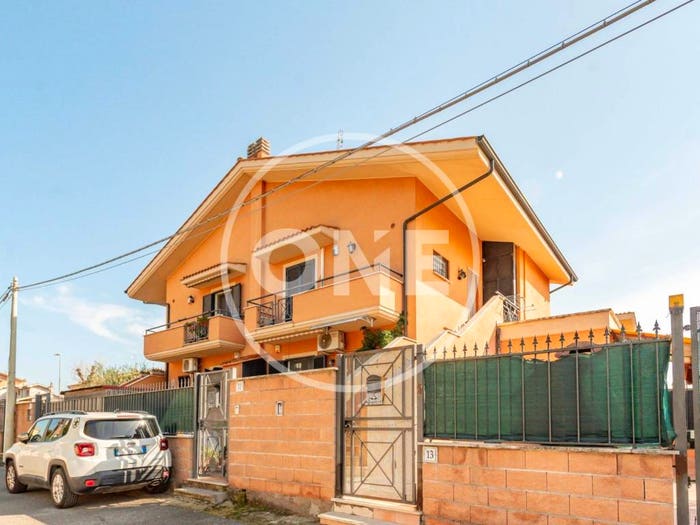 Casa quadrilocale in vendita in Via Gessopalena, Castelverde, Roma