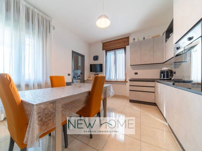 Casa con 6 locali in vendita in Via Legnago, Borgo Roma, Verona