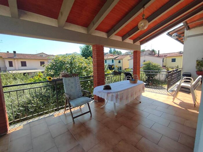 Appartamento quadrilocale in vendita in Via Vecchia Provinciale Montalbano, Cantagrillo Casalguidi, Serravalle Pistoiese