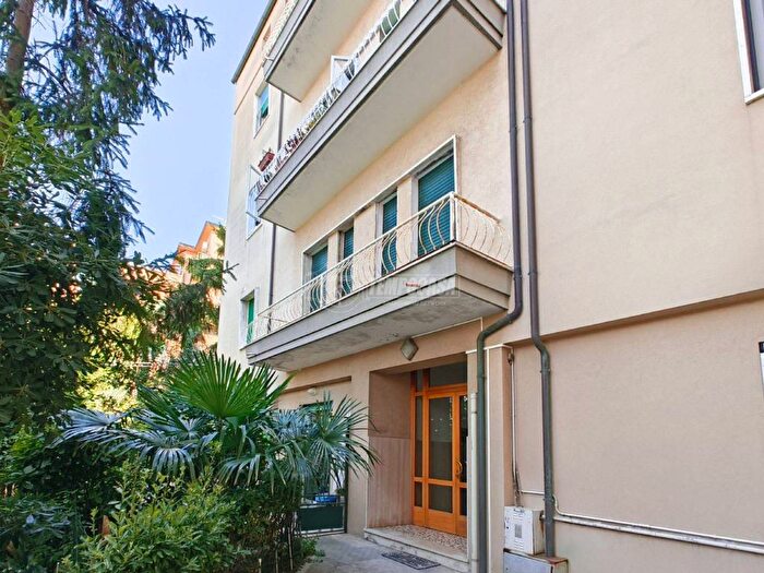 Appartamento quadrilocale in vendita in Via Isonzo, Adriatico, Ancona