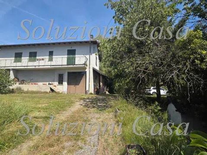 Casa con 5 locali in vendita in Gavi