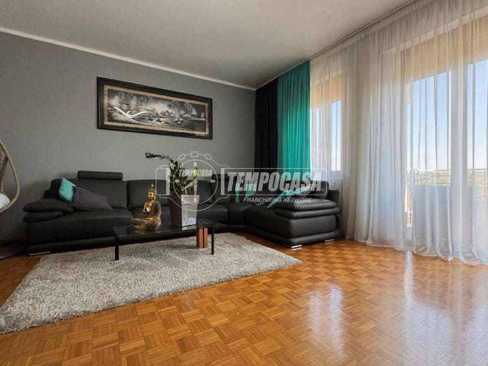 Appartamento con 5 locali in vendita in Via del Mercato, Centro, Cossato