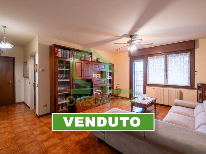 Appartamento trilocale in vendita in Via Enrico Mattei, Secugnago
