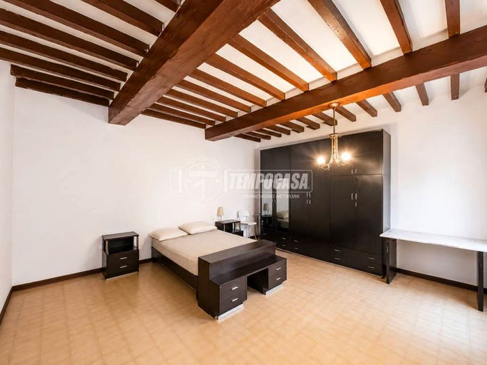 Appartamento trilocale in vendita in Via Cardinale Giovanni Morone, Centro Storico, Modena