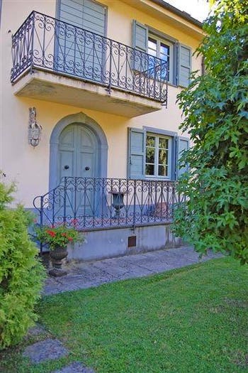 Casa con 6 locali in vendita in Camaiore Paese, Camaiore