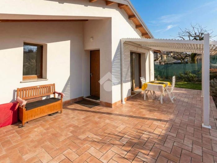 Casa quadrilocale in vendita in Via Montecuccoli, Centro, Missaglia