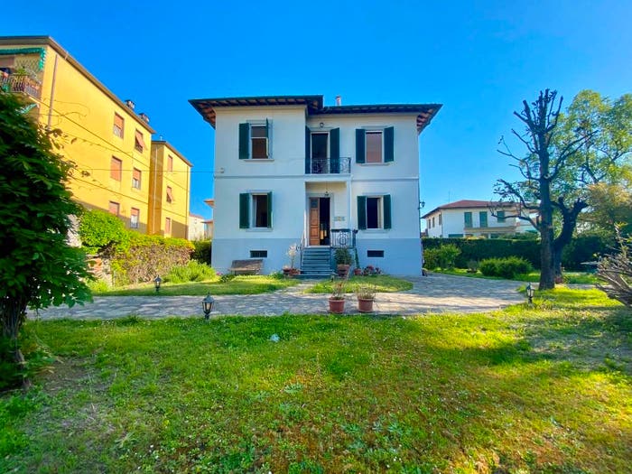 Casa con 6 locali in vendita in Via Giuseppe Ungaretti, San Concordio, Lucca