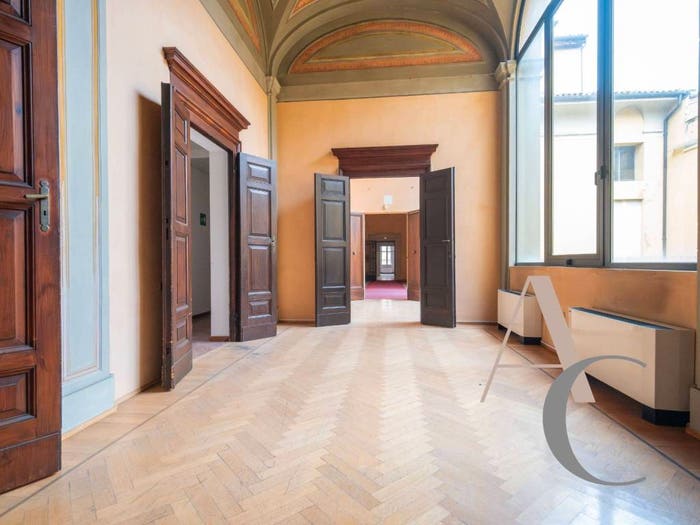 Appartamento con 5 locali in vendita in Strada Maggiore, Santo Stefano, Bologna