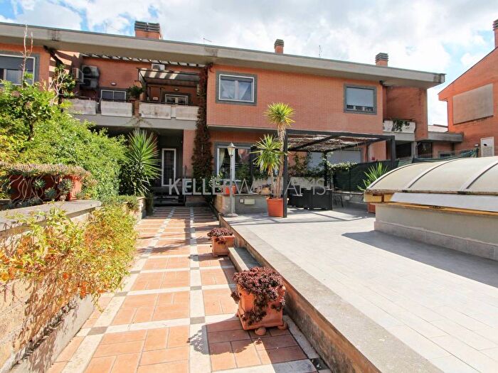 Casa con 6 locali in vendita in Largo dell'Olgiata, Olgiata, Roma