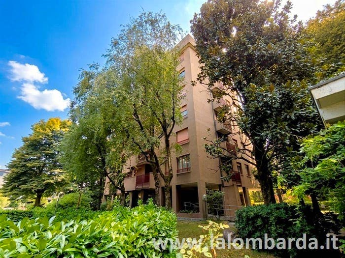 Appartamento quadrilocale in vendita in via Gaetano Donizetti, Cazzaniga Ospedale, Monza