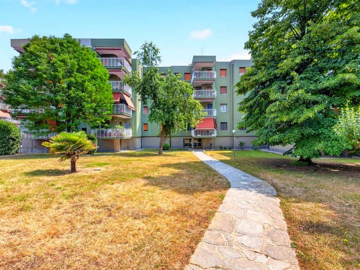 Appartamento trilocale in vendita in Via Giacomo Matteotti, Centro, Arese