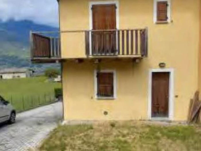 Casa quadrilocale in vendita in Via Luviera Snc, Castello dell'Acqua