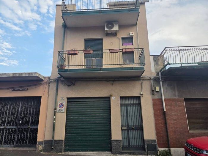 Casa con 6 locali in vendita in Via Girolamo Gravina, San Giovanni Galermo, Catania