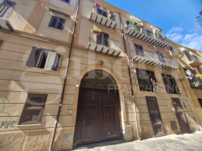 Appartamento quadrilocale in vendita in Via Savona, Kalsa, Palermo