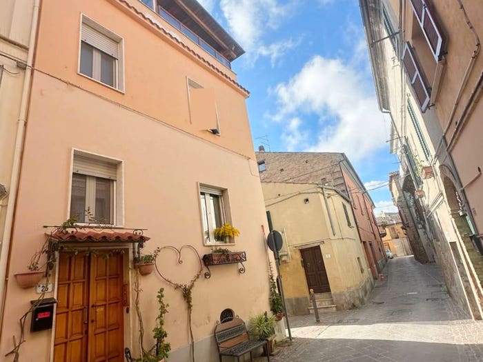 Casa con 6 locali in vendita in Via Trinità, Centro, Atri