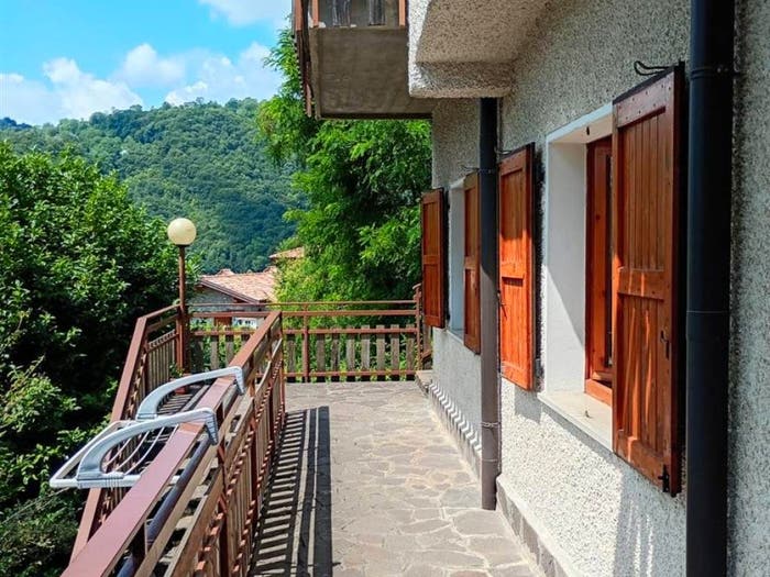 Appartamento trilocale in vendita in Via Partigiani, Centro, Serina