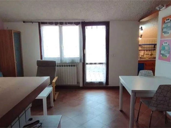 Casa bilocale in vendita in Via Pesaro, Piano, Ancona
