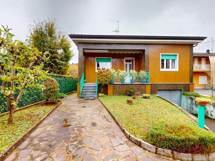 Casa trilocale in vendita in Via Piero Ferrerio, Calò, Besana in Brianza