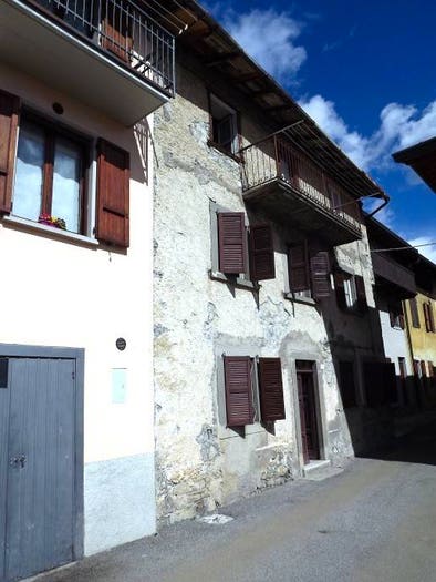 Casa con 6 locali in vendita in Via Papa Giovanni XXIII, Centro, Berbenno