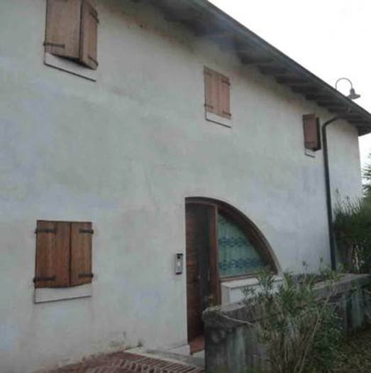 Casa con 6 locali in vendita in Via Traversa Capitello, Concamarise