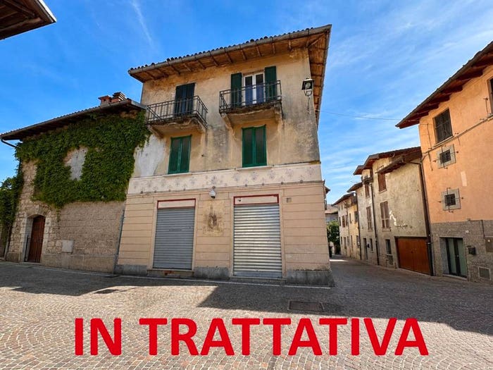 Casa con 6 locali in vendita in via gerli arioli, Centro, Gavirate
