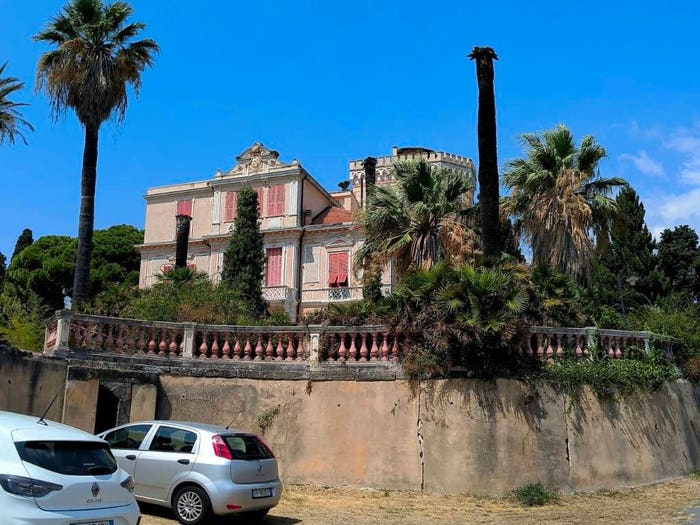 Appartamento trilocale in vendita in Strada Poggi, Piani Torrazza, Imperia