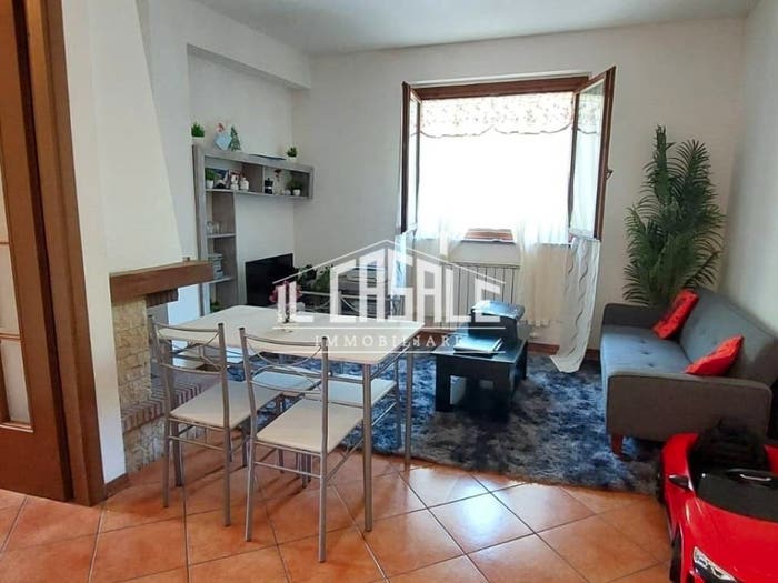Appartamento quadrilocale in vendita in Via Salvo D'Acquisto, Londa