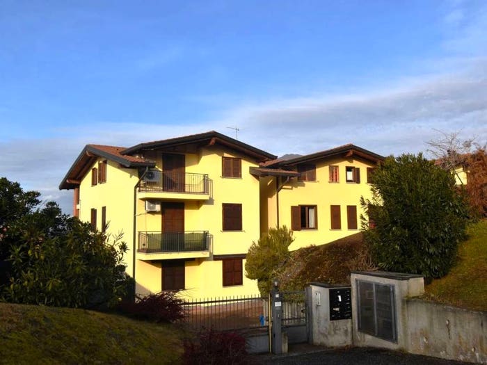 Appartamento trilocale in vendita in Via Bolzano, Gemonio