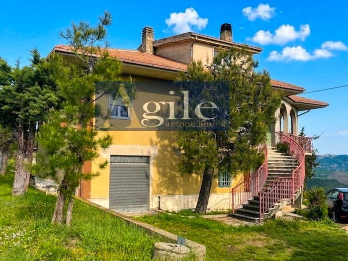 Casa con 6 locali in vendita in contrada san Lazzaro, Offida
