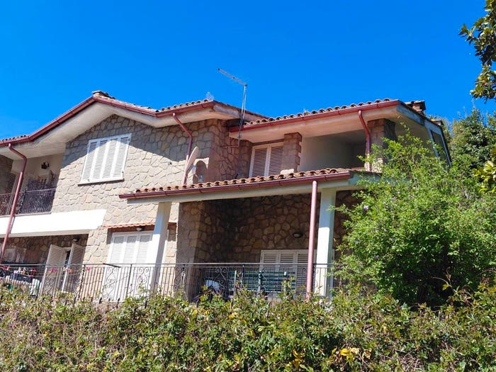 Casa con 5 locali in vendita in Manziana