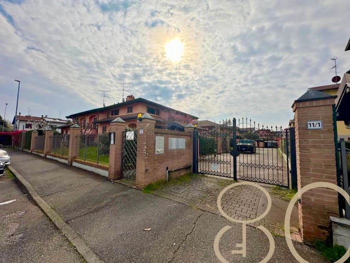 Casa con 5 locali in vendita in Via Giosuè Carducci, Noviglio