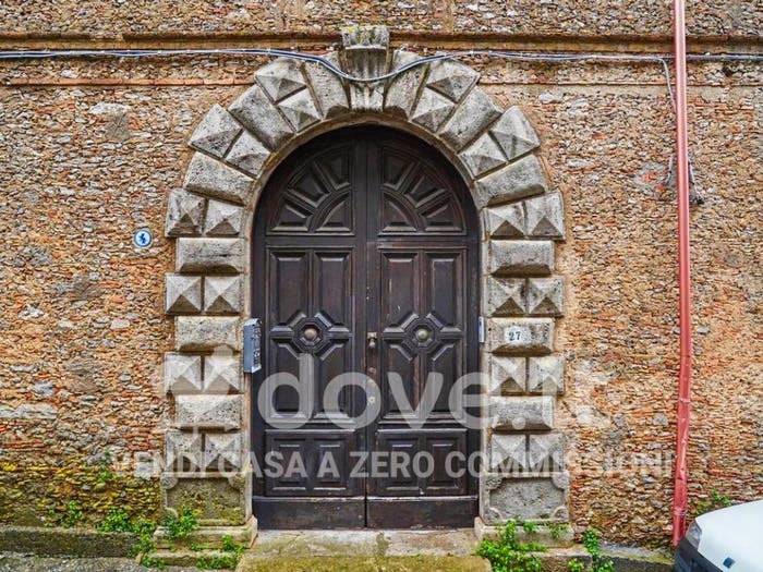 Appartamento con 6 locali in vendita in Via Pacino Carlo, Centro, Girifalco