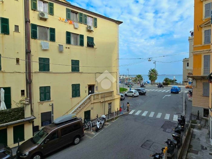 Appartamento quadrilocale in vendita in Viale Giorgio Modugno, Pegli, Genova