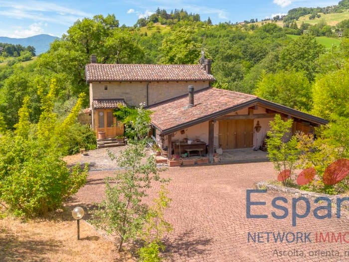 Casa con 6 locali in vendita in Gaggio Montano