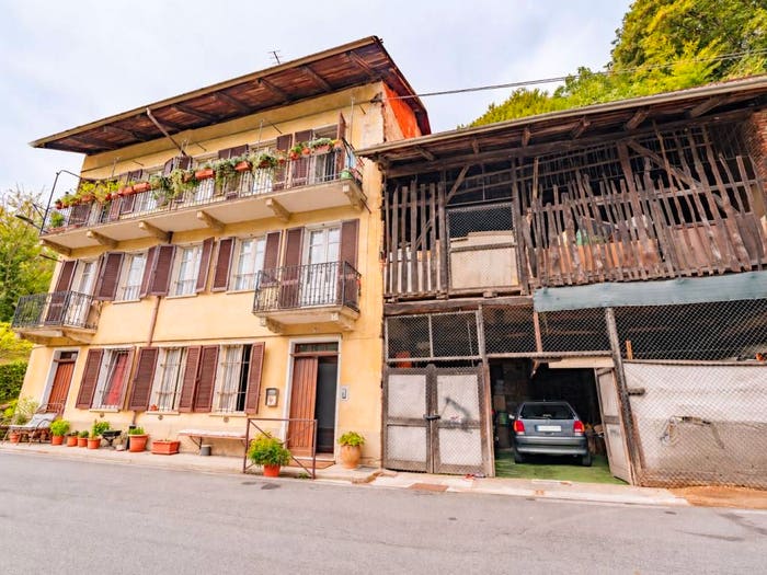 Casa con 6 locali in vendita in Frazione Vico, Valdilana