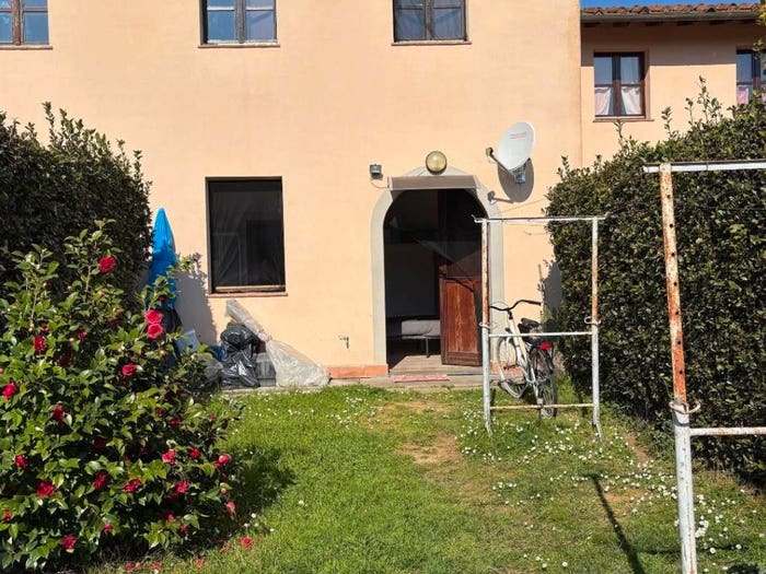 Appartamento trilocale in vendita in Via Santa Maria del Giudice, San Lorenzo a Vaccoli, Lucca