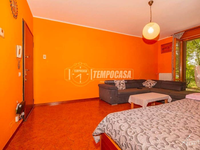 Appartamento trilocale in vendita in Via IV Novembre, Montecavolo, Quattro Castella